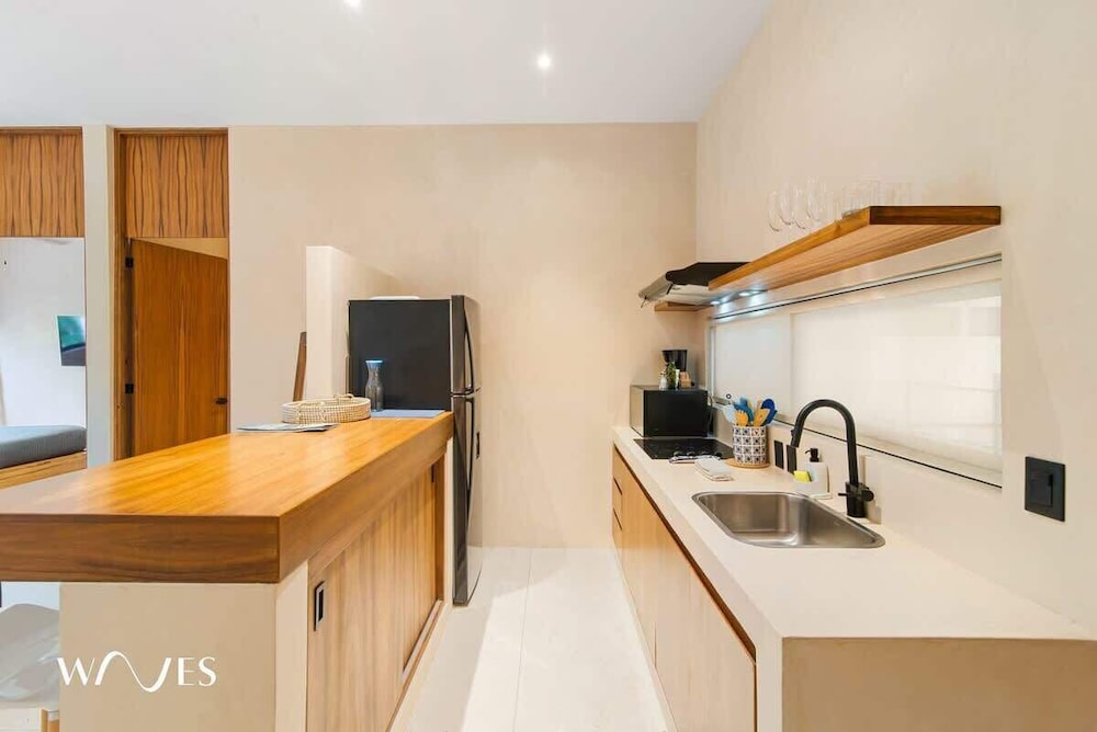 Spacious 3 Br. W/private Pool Exclusive Gym