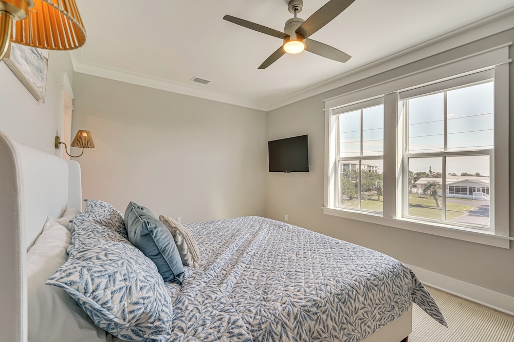 5,000+ Sq Ft! Luxe Beachfront House in Port St Joe