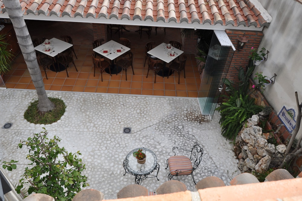 Welcome Inn Nerja