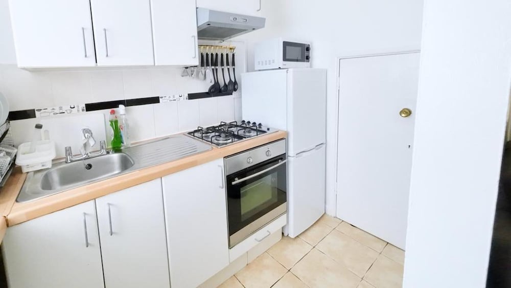 I Luv London Too! 1bed Stunnin Home Sleeps 3!