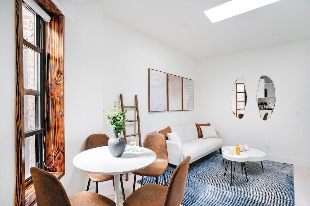 48 Midtown West Apt