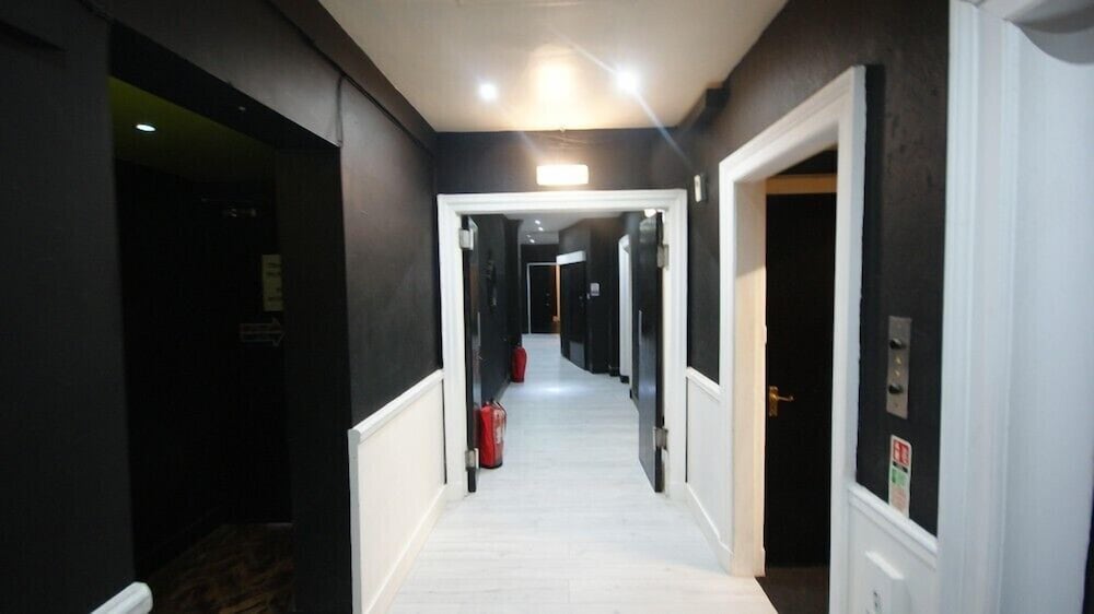 Edinburgh Princes Street Loft Apartment photo 4