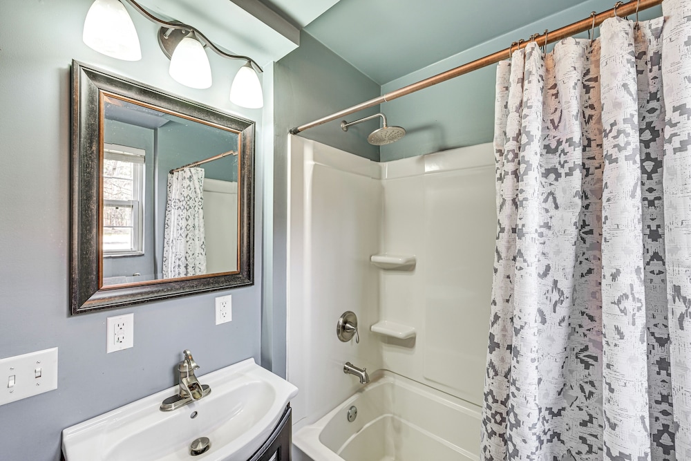 6-acre Family-friendly Getaway in Niles!