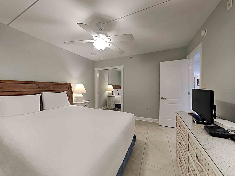 Ocean Breeze West by Southern Vacation Rentals