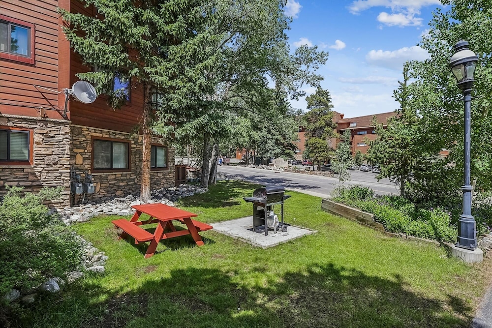 Pine Ridge 11e 2 Bedroom Condo