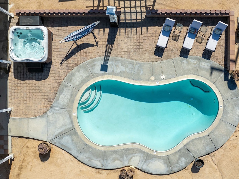 Desert Oasis Cozy Comfort Meets Outdoor Luxury