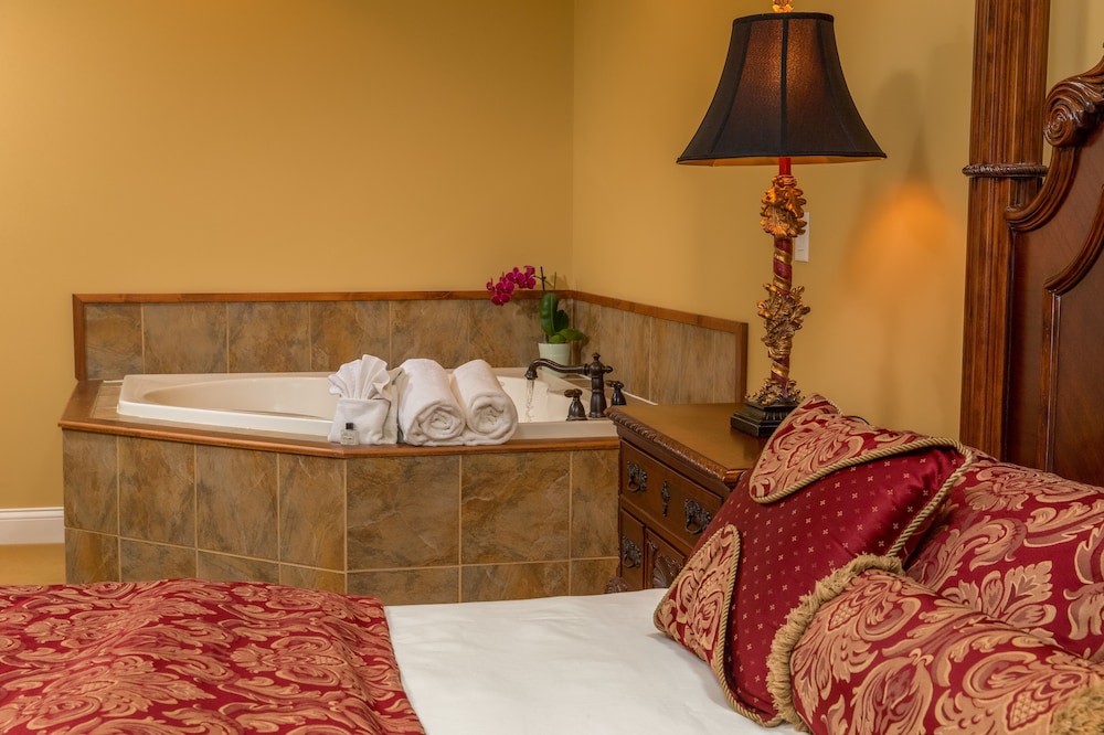 Goldmoor Inn