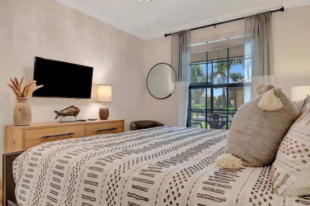 Golf Course Townhome Resort Amenities 2B Luxury