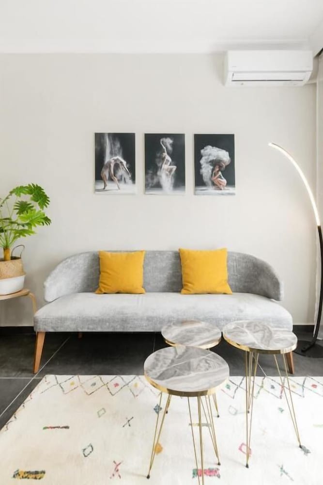 Luxury 5 by OTOTO