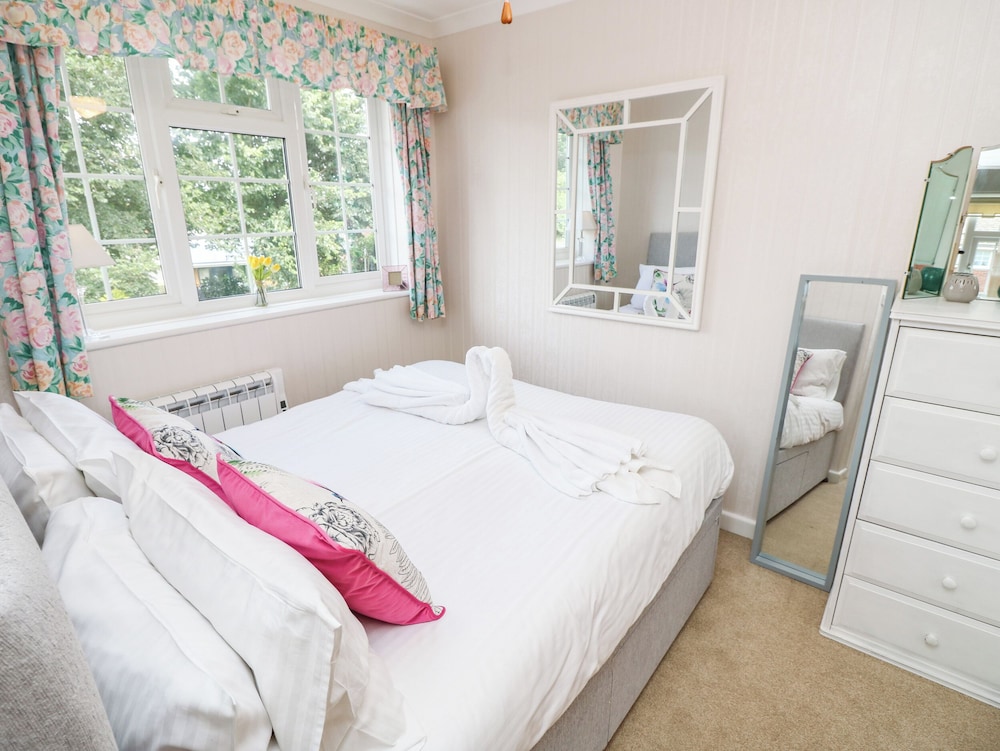 1 Westwood Close