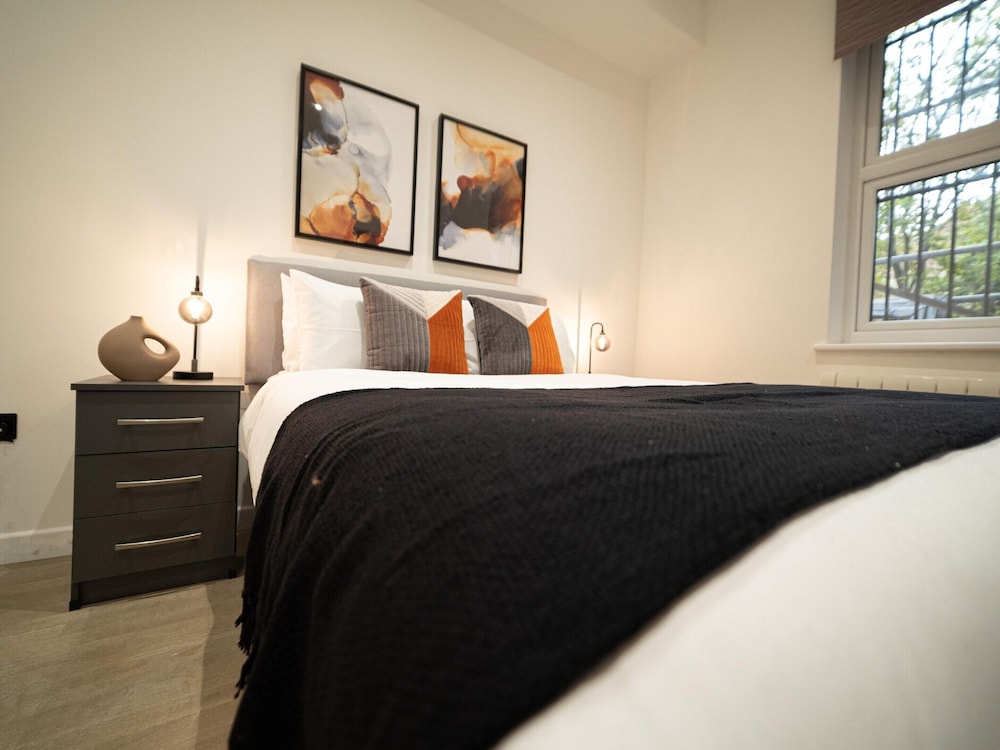 Discover Angel Central Two Bedroom by Belvilla