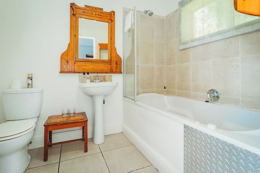 Acorn Guest House