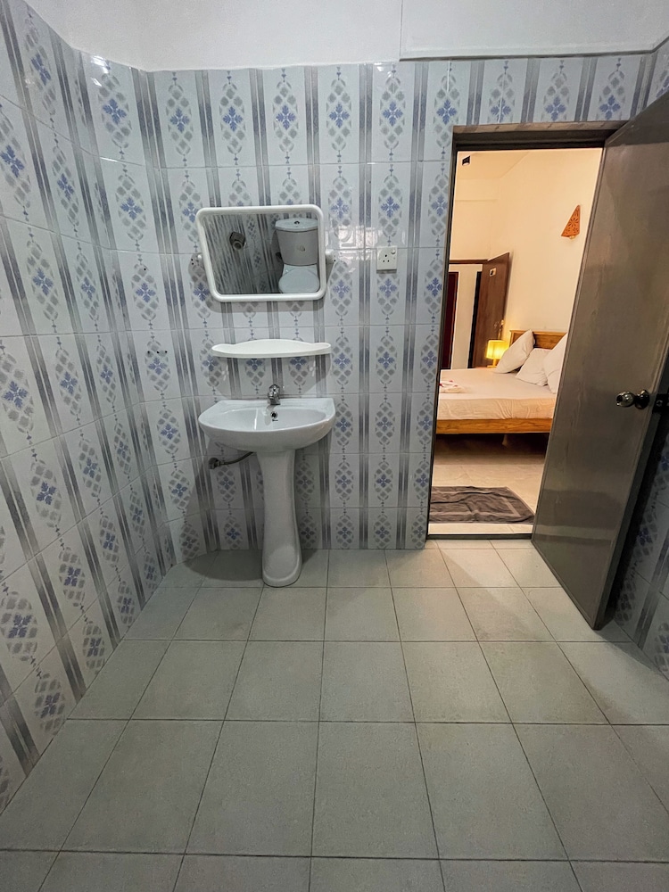 Randi Guest House