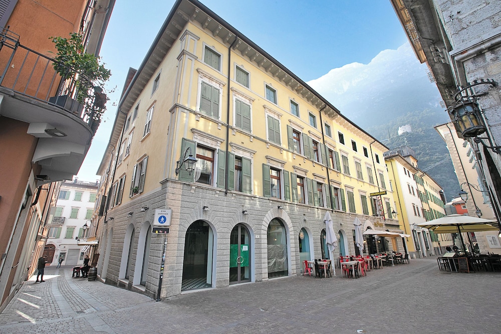 Riva Nest