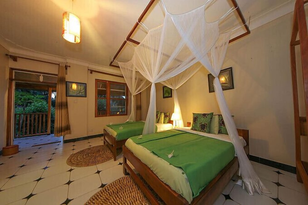 Papyrus Guest House