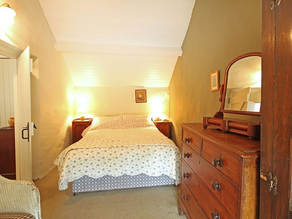 Buck Cottage view 3