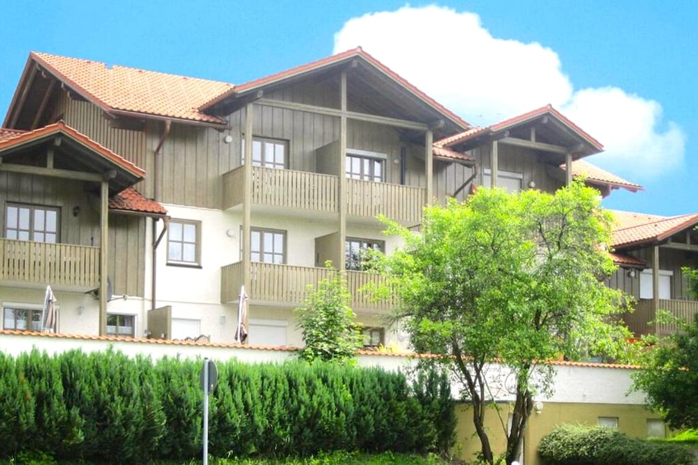 Apartment Near Kurpark Lake