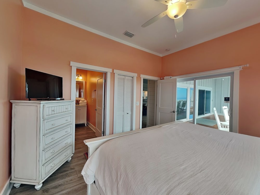 Barefeet Retreat by Southern Vacation Rentals