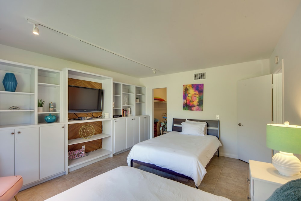Pet-friendly Stay w/ Patio in Palm Desert Resort!