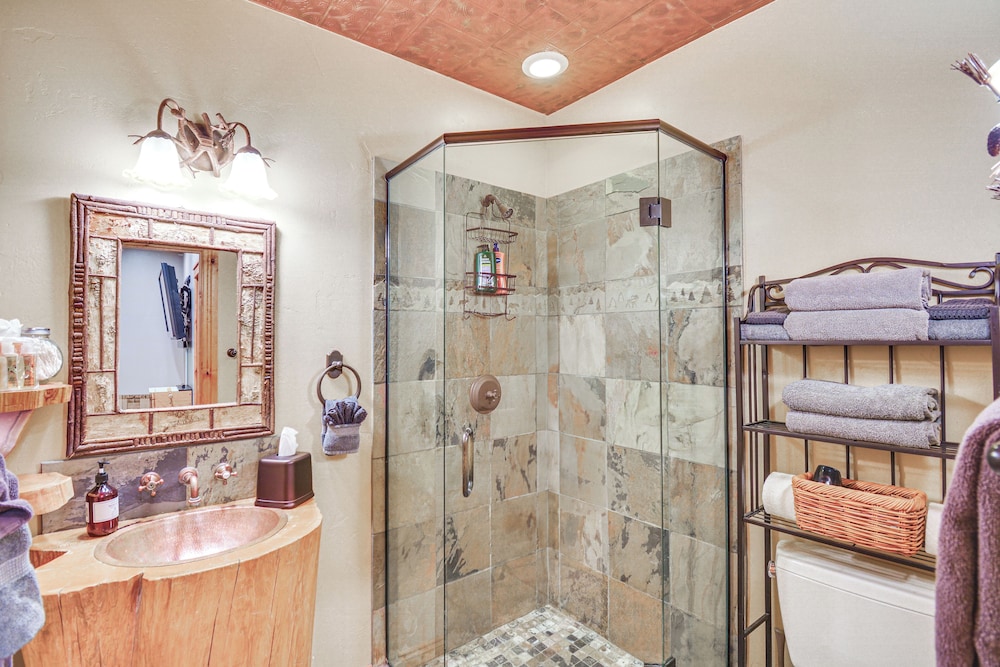 Sauna & Hot Tub: Mtn-view Retreat in Silverthorne!