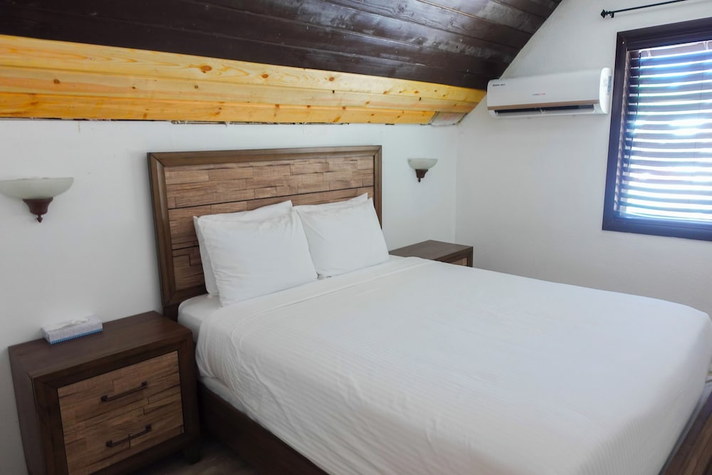 Sleepy Hollow Cabins and Hotel