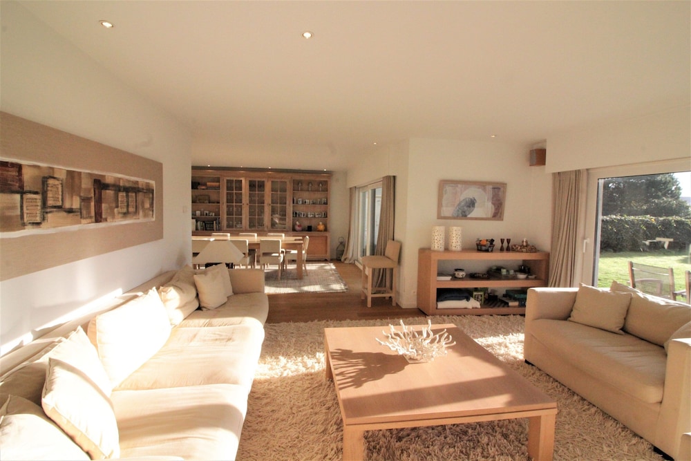 Apartment in Het Zoute Near Beaches