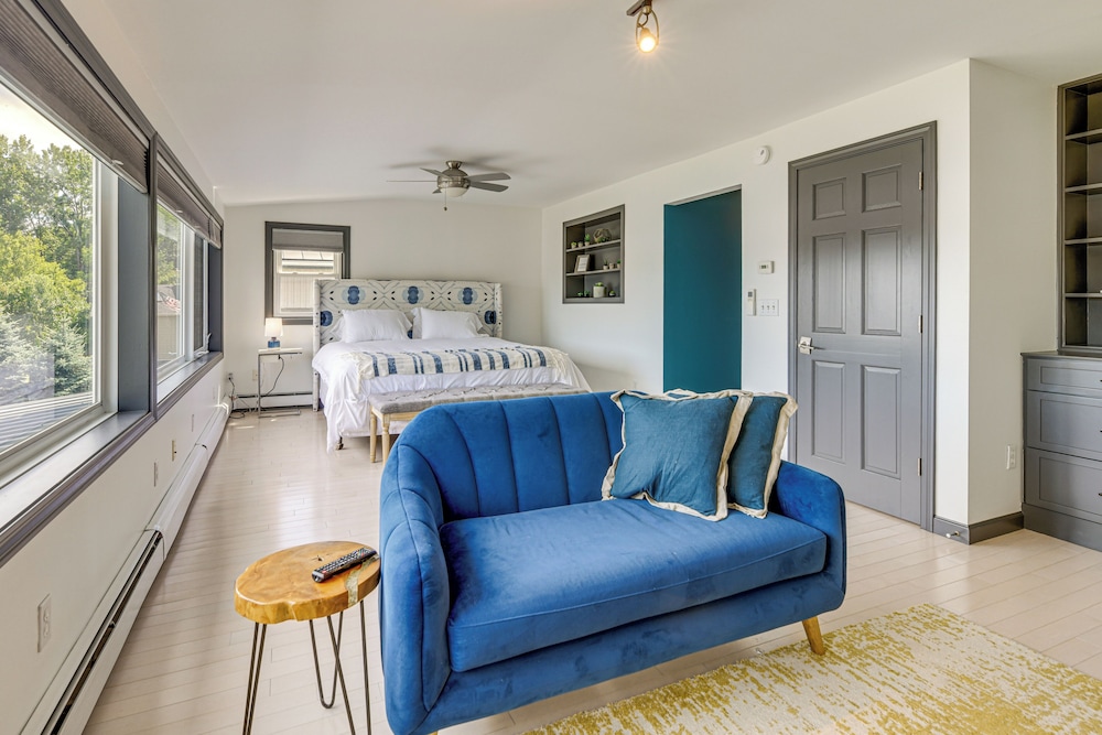 Waterfront Getaway: Lake Champlain Family Retreat!