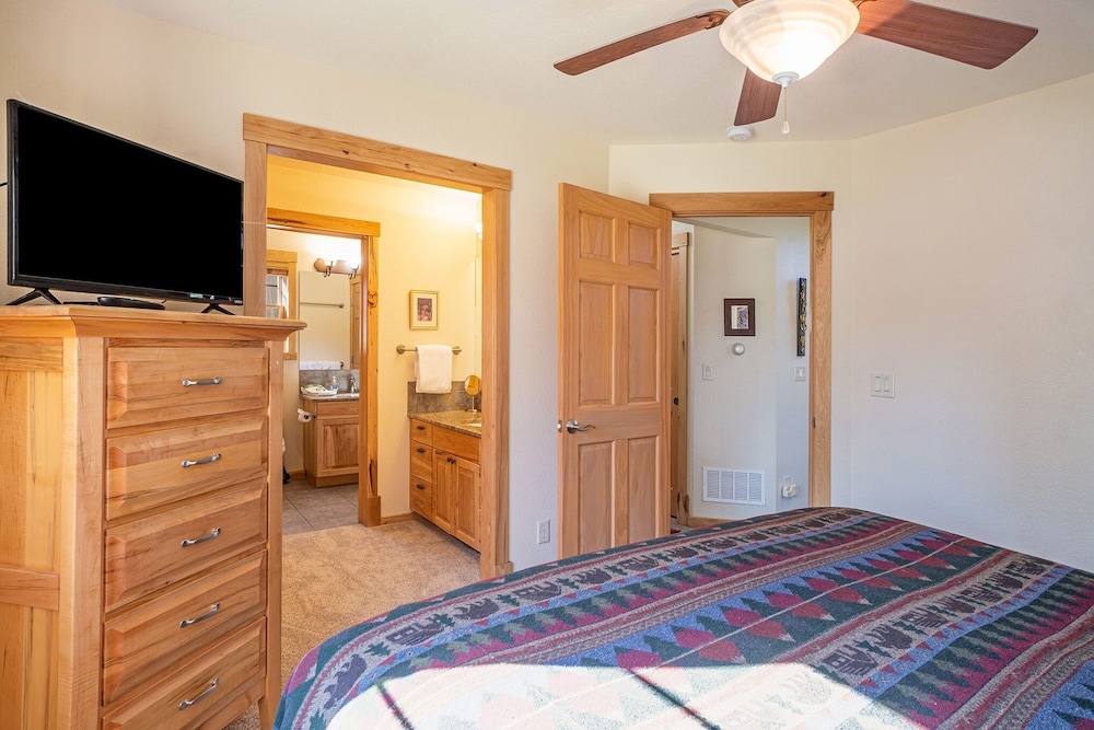Cozy Solitude Cabins - Estes Park CO