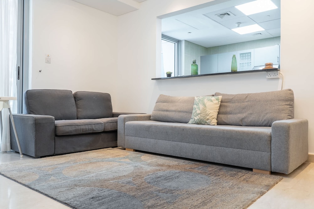 Exceptional and Stunning 1 Bedroom in Dubai Marina