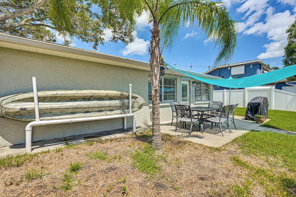 Swim, Fish & Relax: Port Richey Gem w/ Yard!