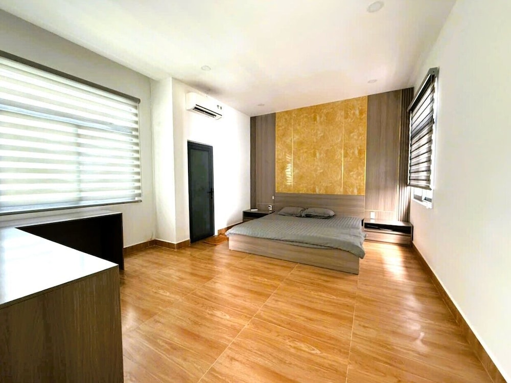 HOMESTAY HALONA