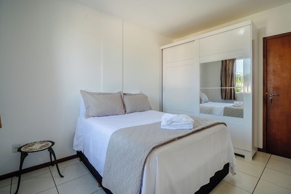 Apartment With Balcony in Lagoa Pir0014
