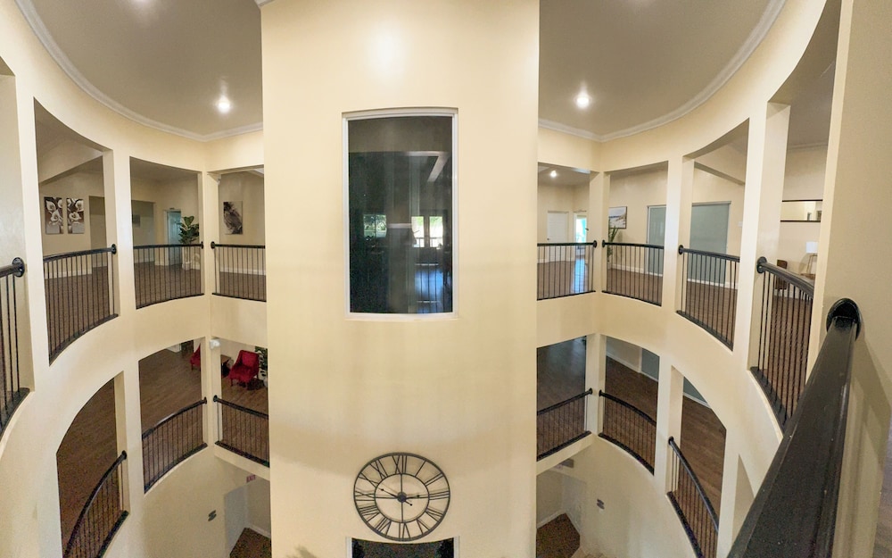 Majestic Heights Bed & Breakfast