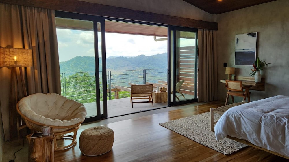 Lamangata - Luxury Surf Resort