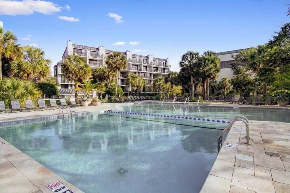 423 C Shipwatch by Avantstay Ocean Views Community Pool Close to Beach