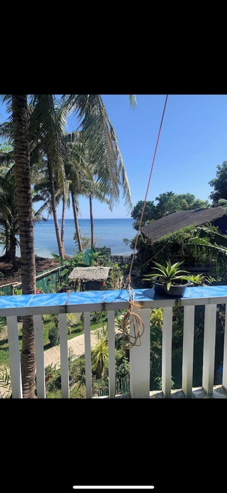 Spacious Beachfront House With Rooftop Deck in Macrohon, Philippines