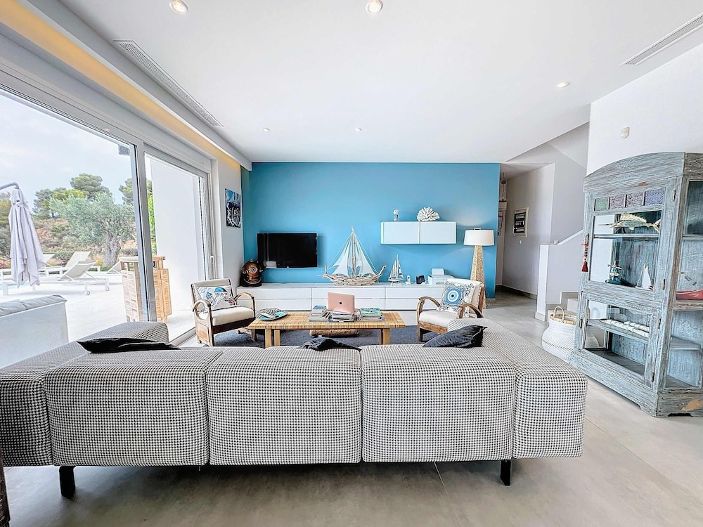 Modern VIP Villa 100 Privacy Stunning Views