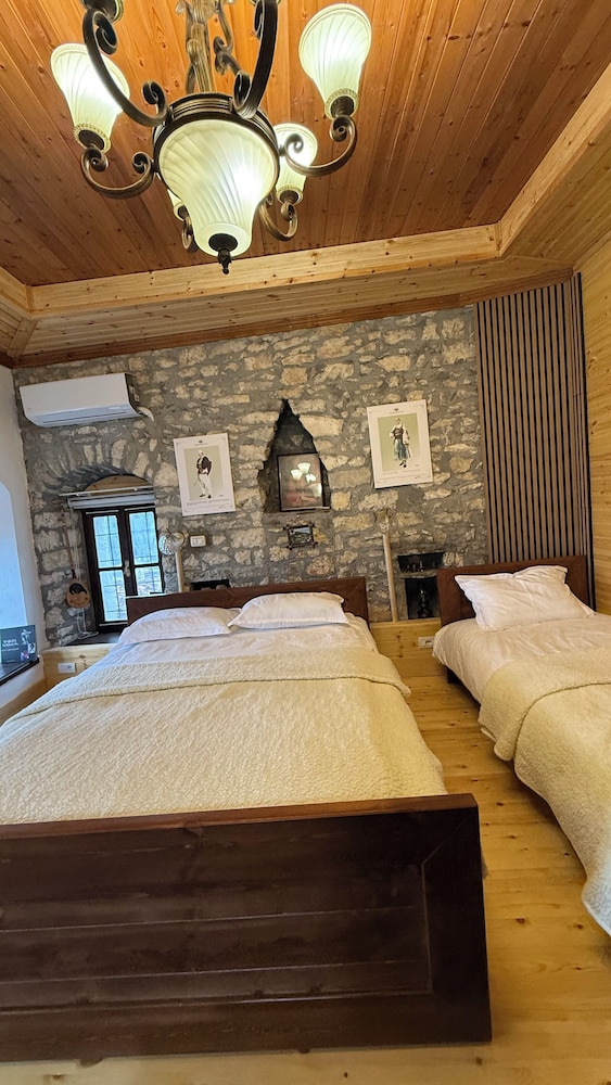 Old Town Guesthouse Guri