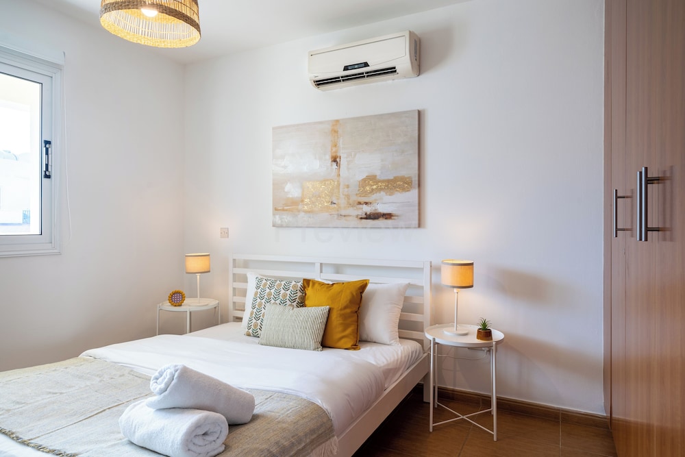 Quint - 2-Bedroom Apt & Pool in Protaras