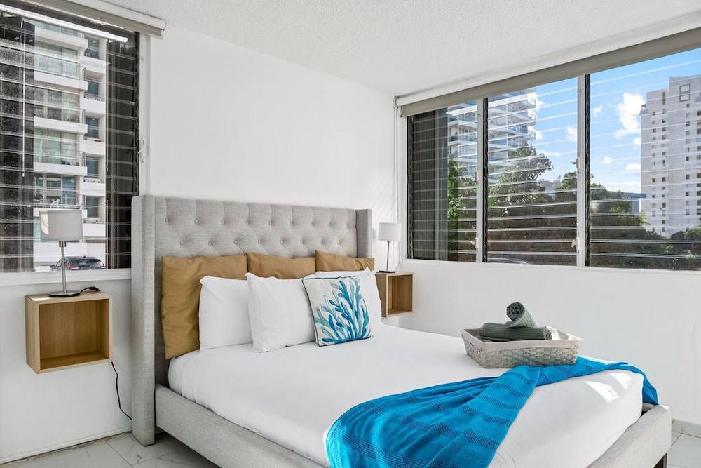 Brisa Marina 2BDR Pool Parking Beachside view 3