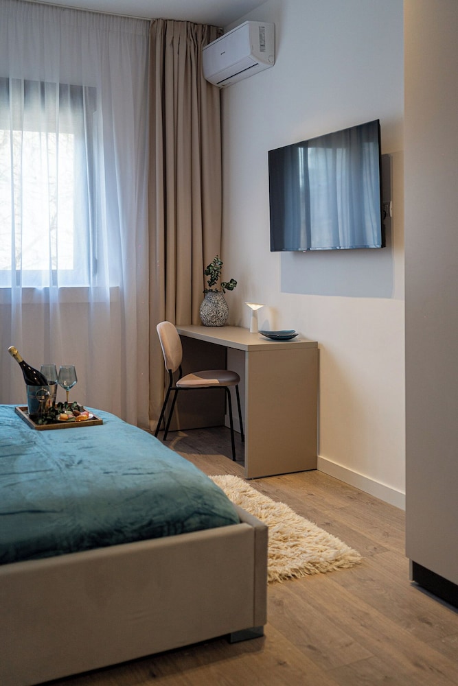Contemporary 3-Bedroom Lofts - Modern Touches Meet Classic Elegance by Calea Victoriei