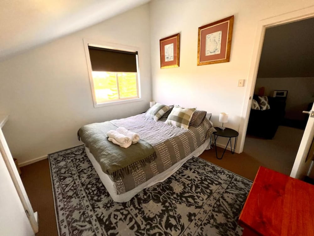 Blue Wren Barn Huge Spa - Country Escape