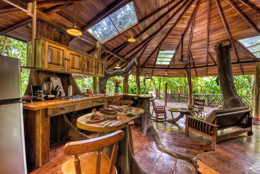 Tree House Beachfront Lodge