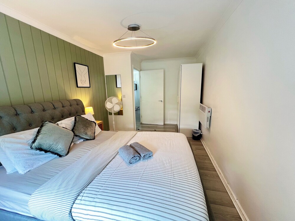 London Oasis Apartment Escape