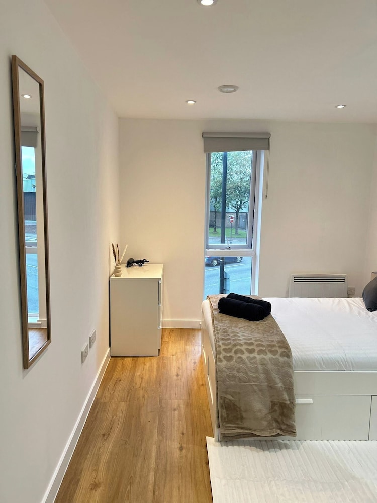 City Apartment-gym-terrace-games Room-free Parking