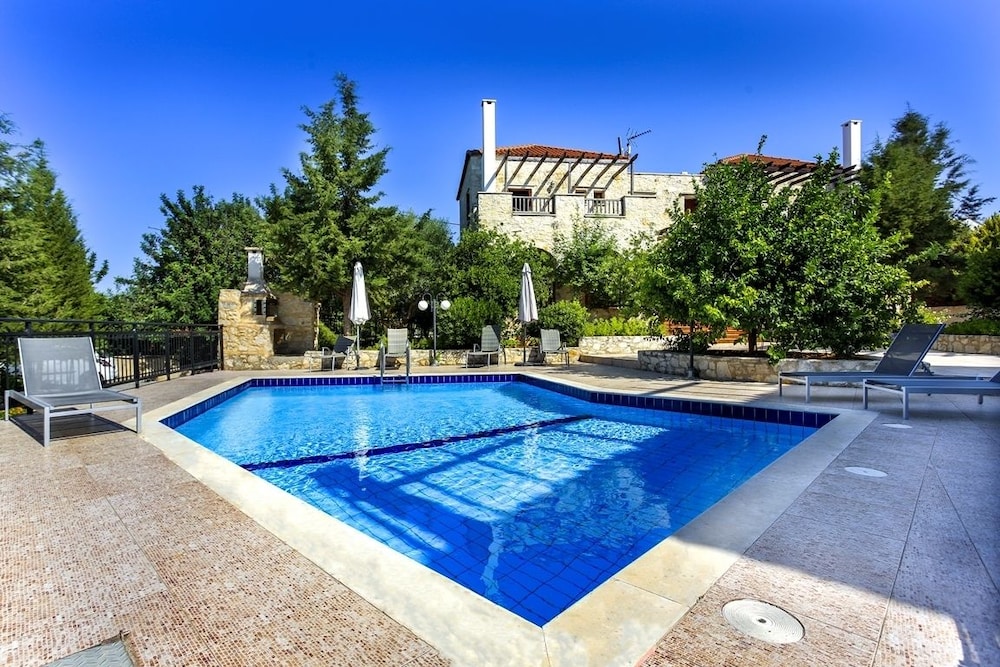 Douliana Villas