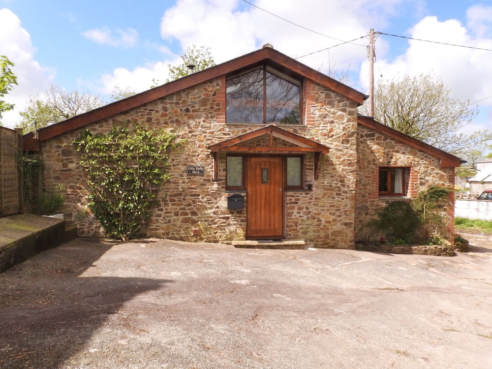 Holsworthy Vacations - Dilly Dally Barn - Property Image 1