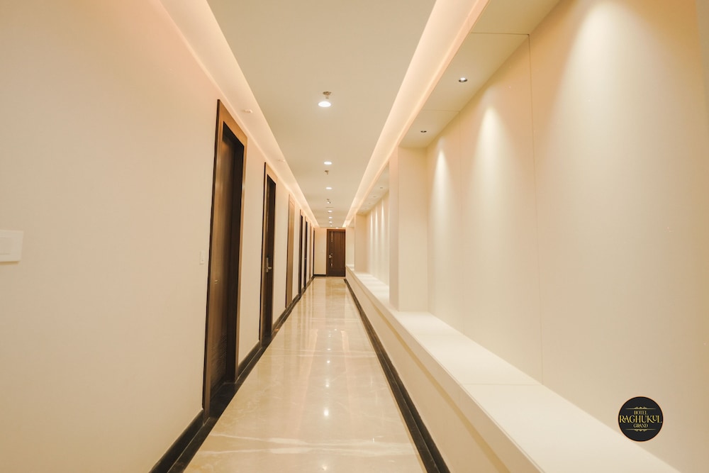 Hotel Raghukul Grand