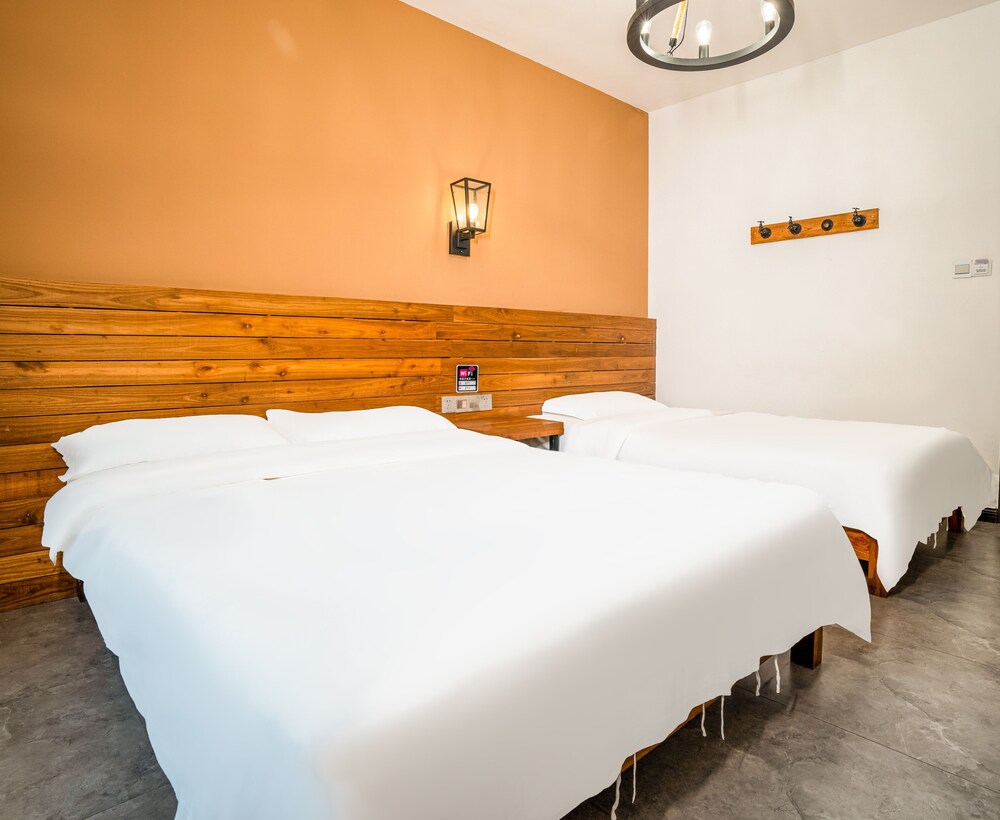 Tianmen Mountain Loft Art Inn