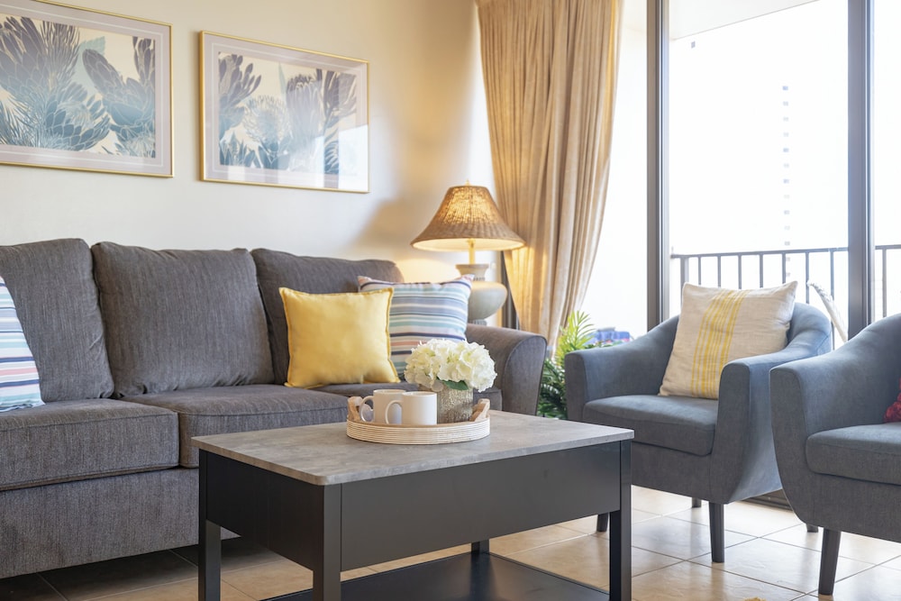 High Floor Ocean View Condo (King Bed and Parking) hotel photo
